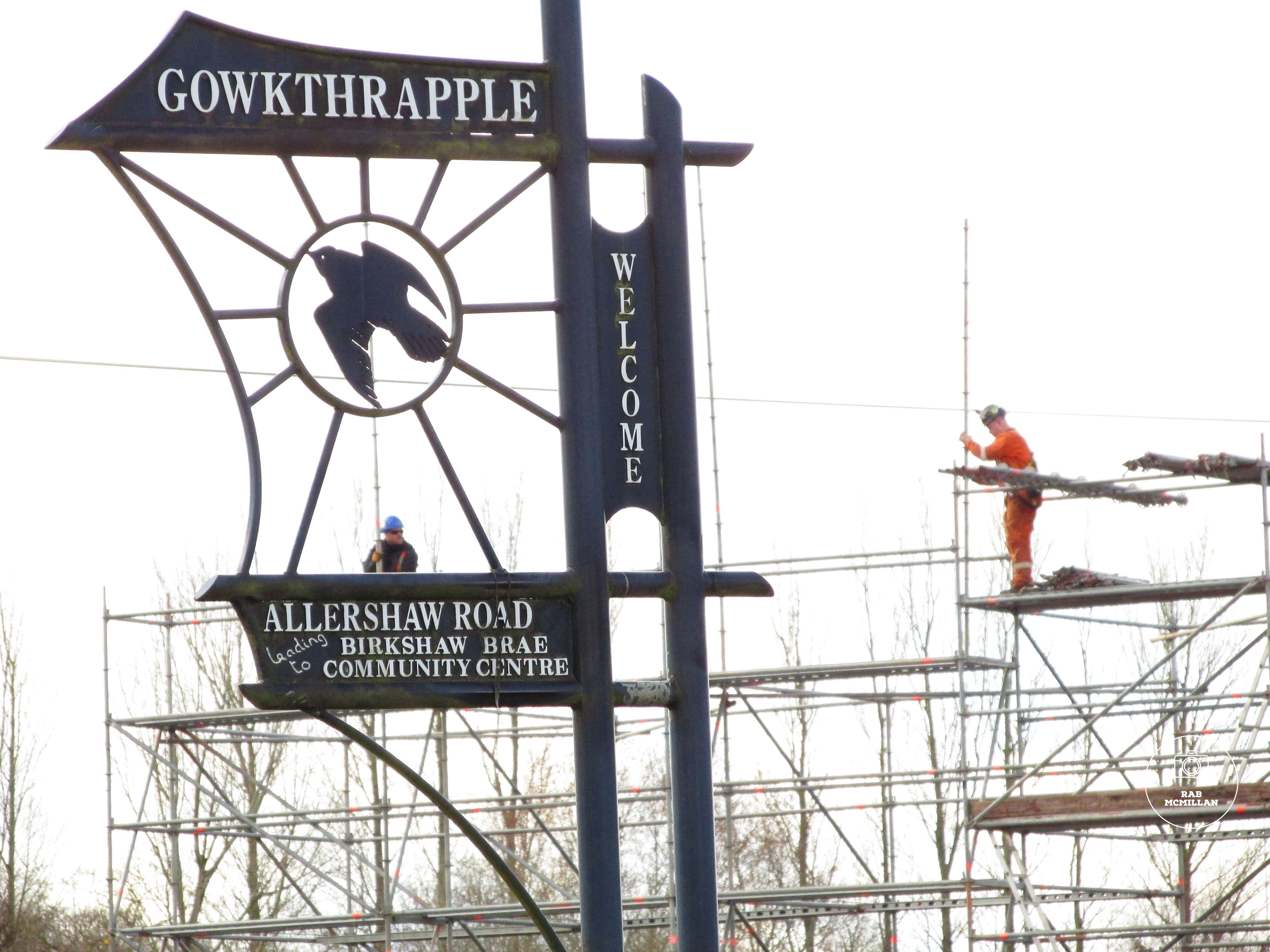 Pylon scaffolders, Gowkthrapple, Wishaw, 2016.