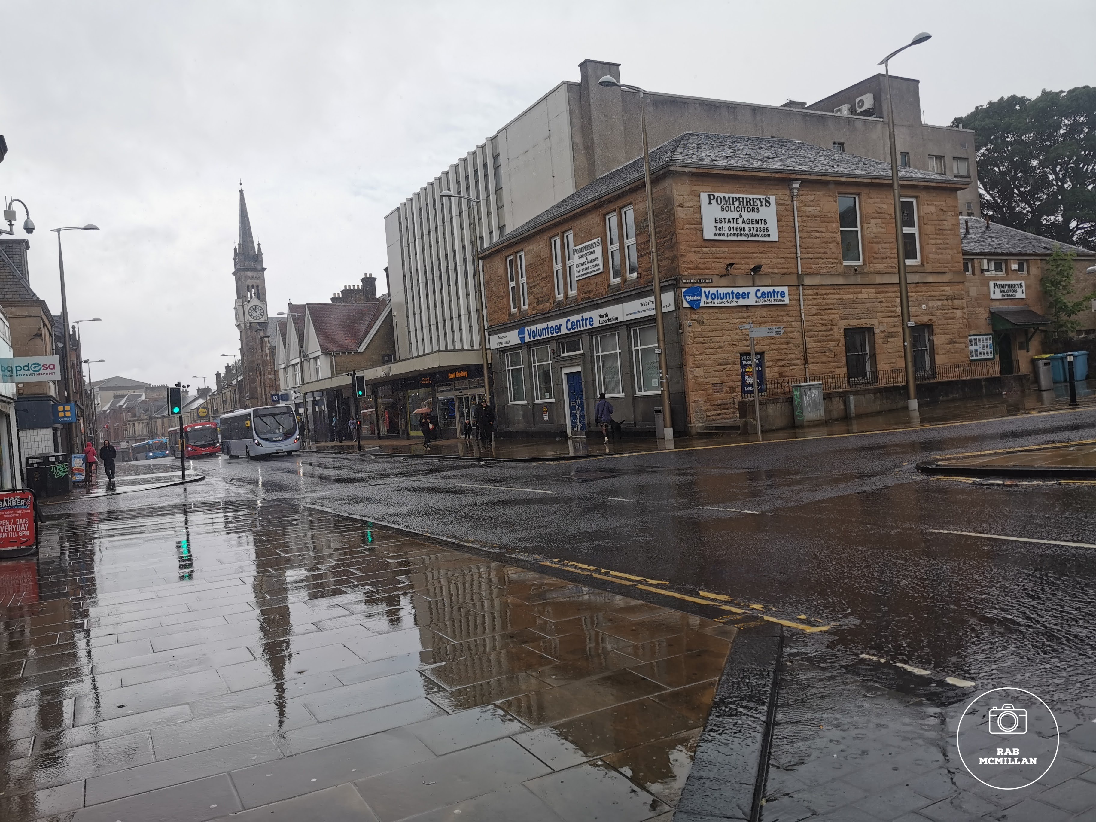 Rainy Main Street, Wishaw, 2023.