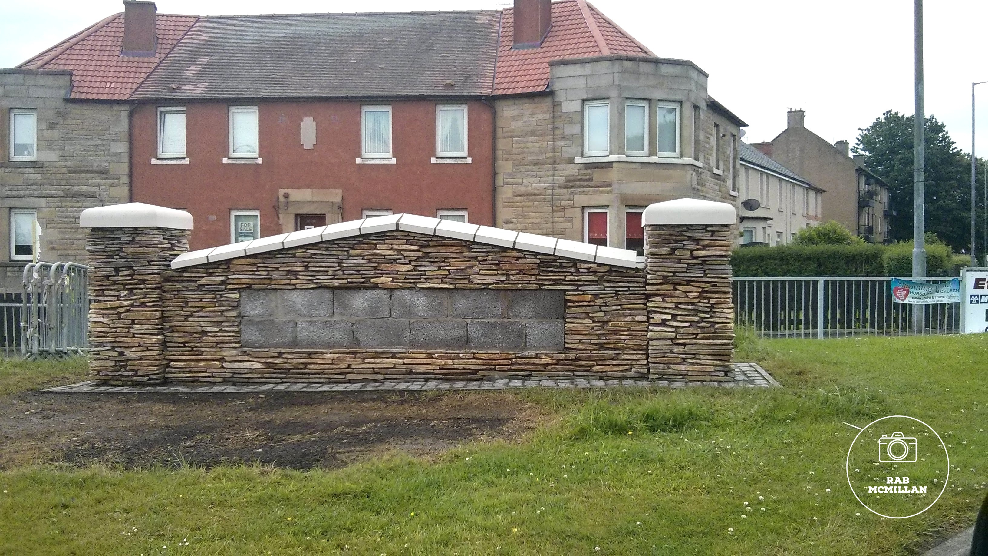 Construction of the Welcome to Craigneuk Sign, Wishaw, 2015.
