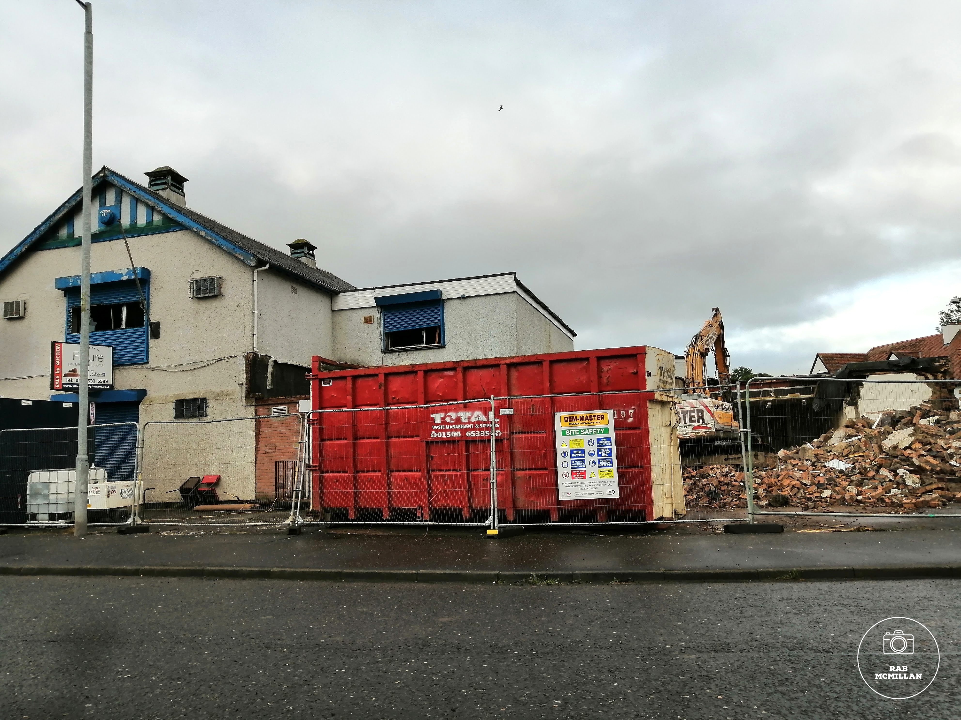 Demolition of Wishaw Ex Servicemen's Club, 2019.