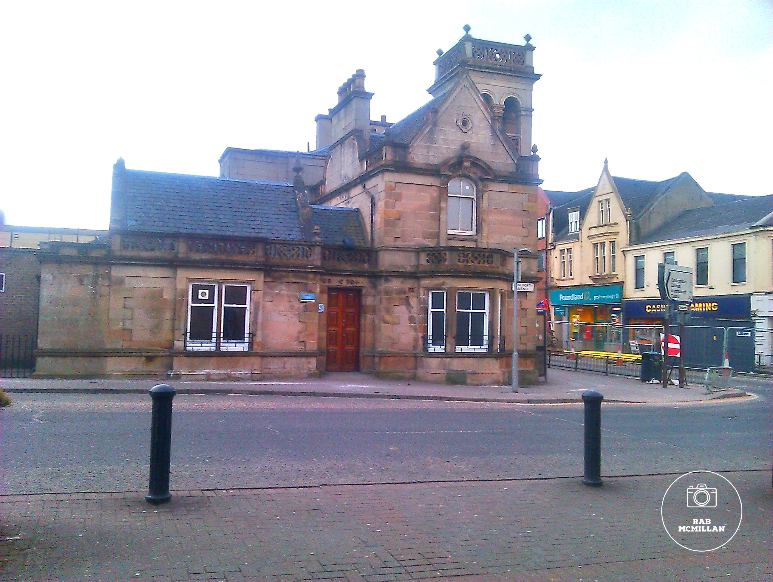 Coltness Gatehouse, corner of Kenilworth Avenue/Main Street, Wishaw, 2013.