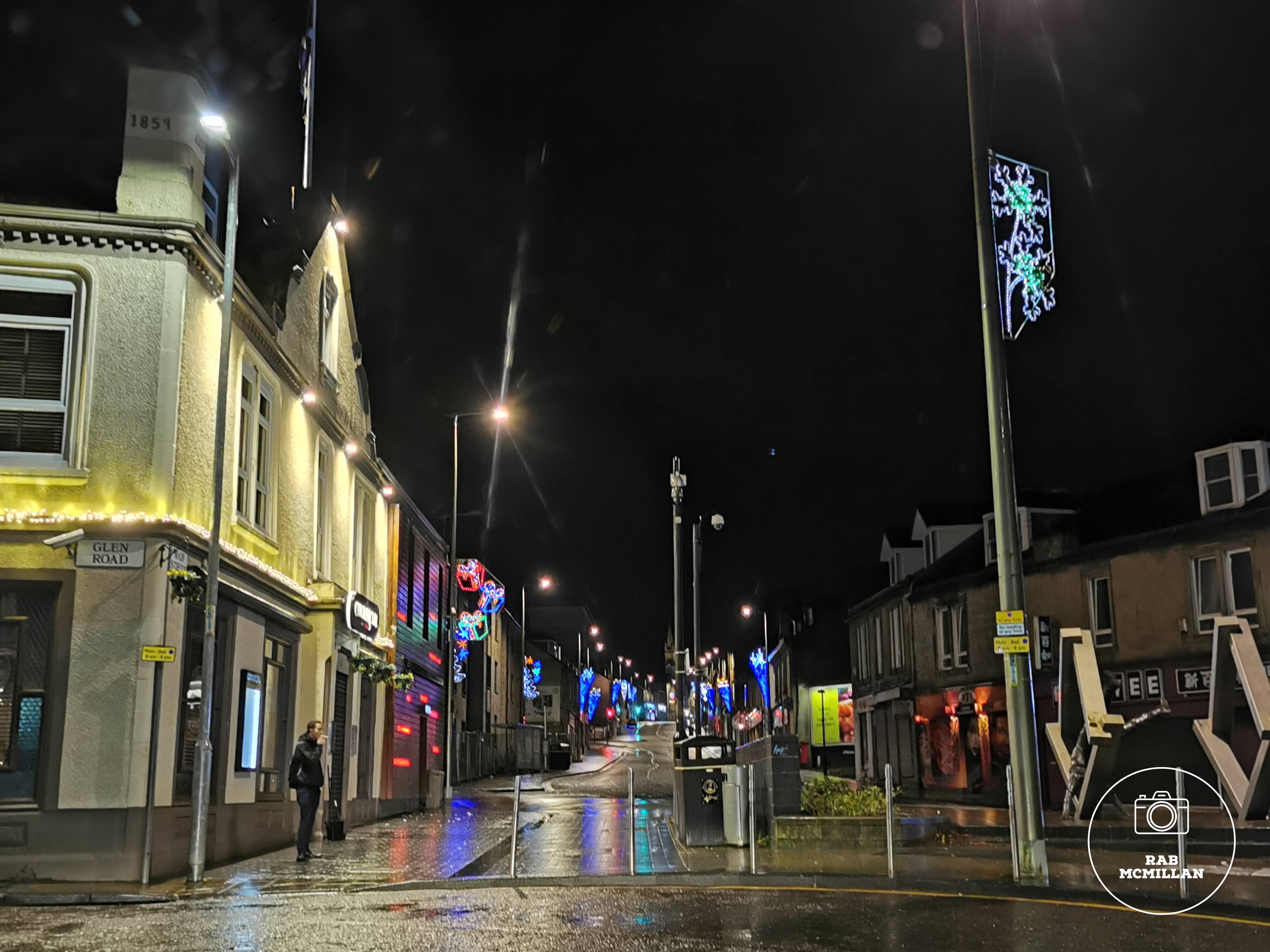 Looking up Main Street from West Cross, Wishaw, Christmas, 2022.