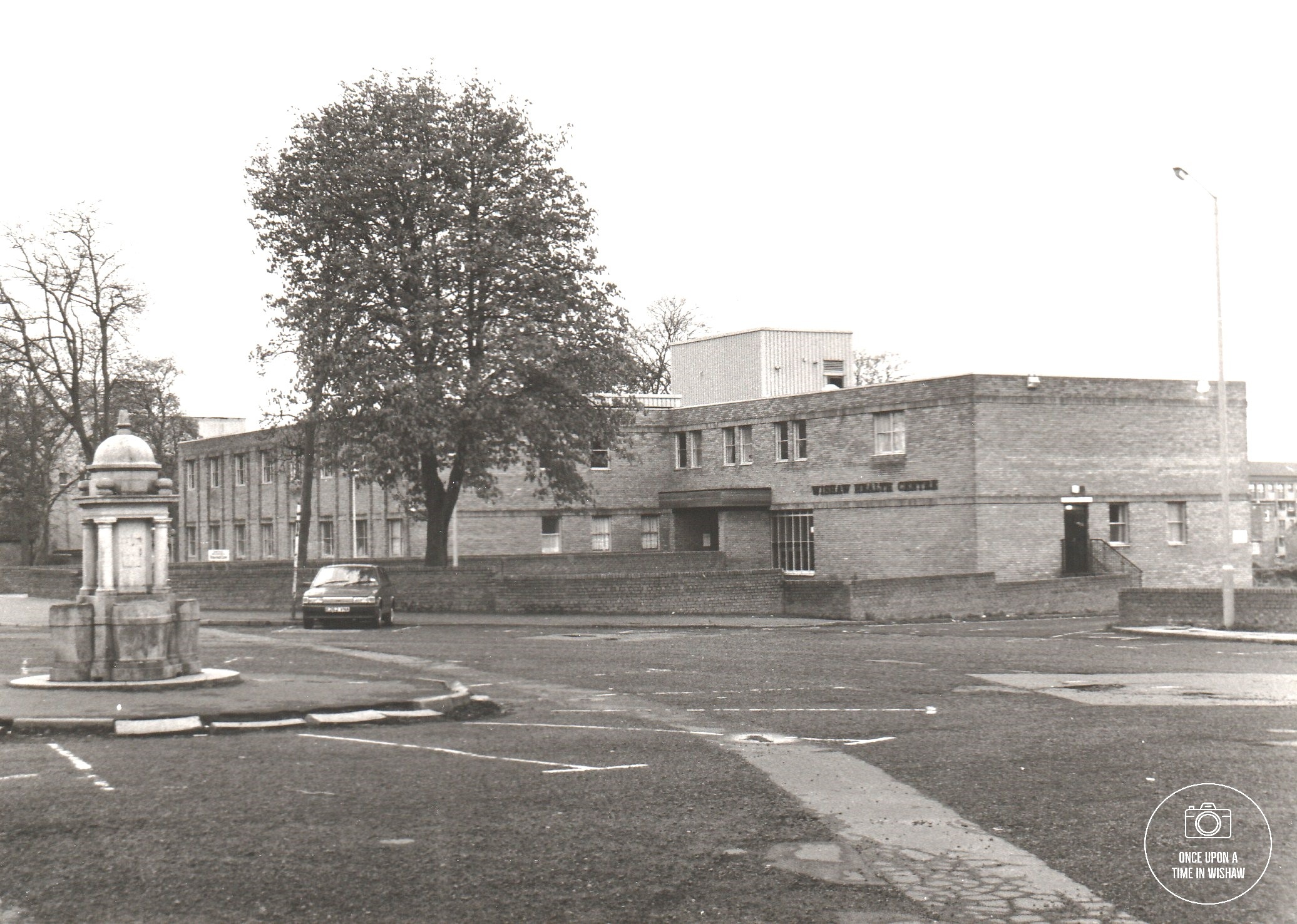 Wishaw Health Centre and Fountain, Kenilworth Avenue, Wishaw, 1980's.