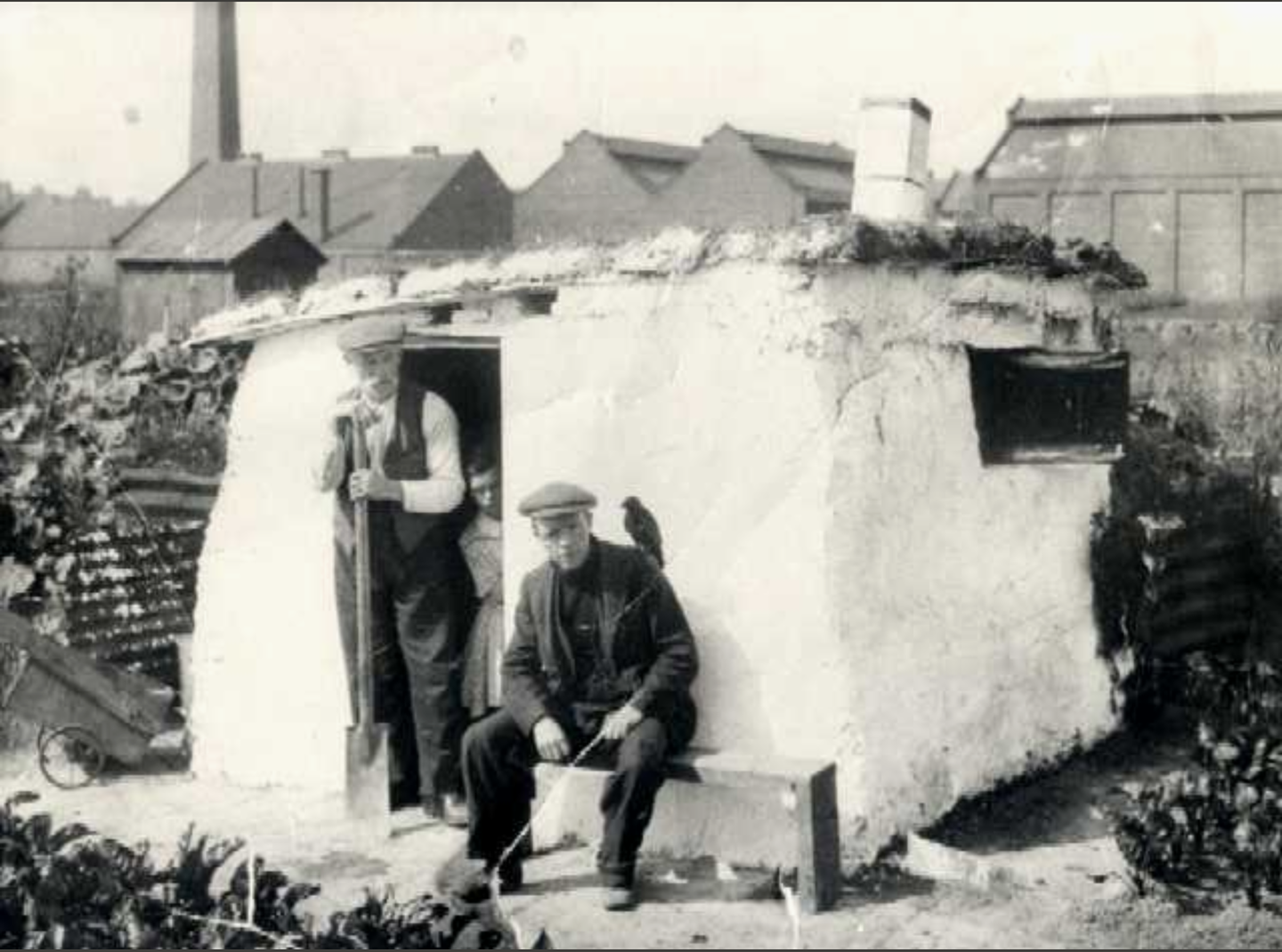 Irish Mud Hut, Craigneuk, Wishaw, early to mid 1900's.