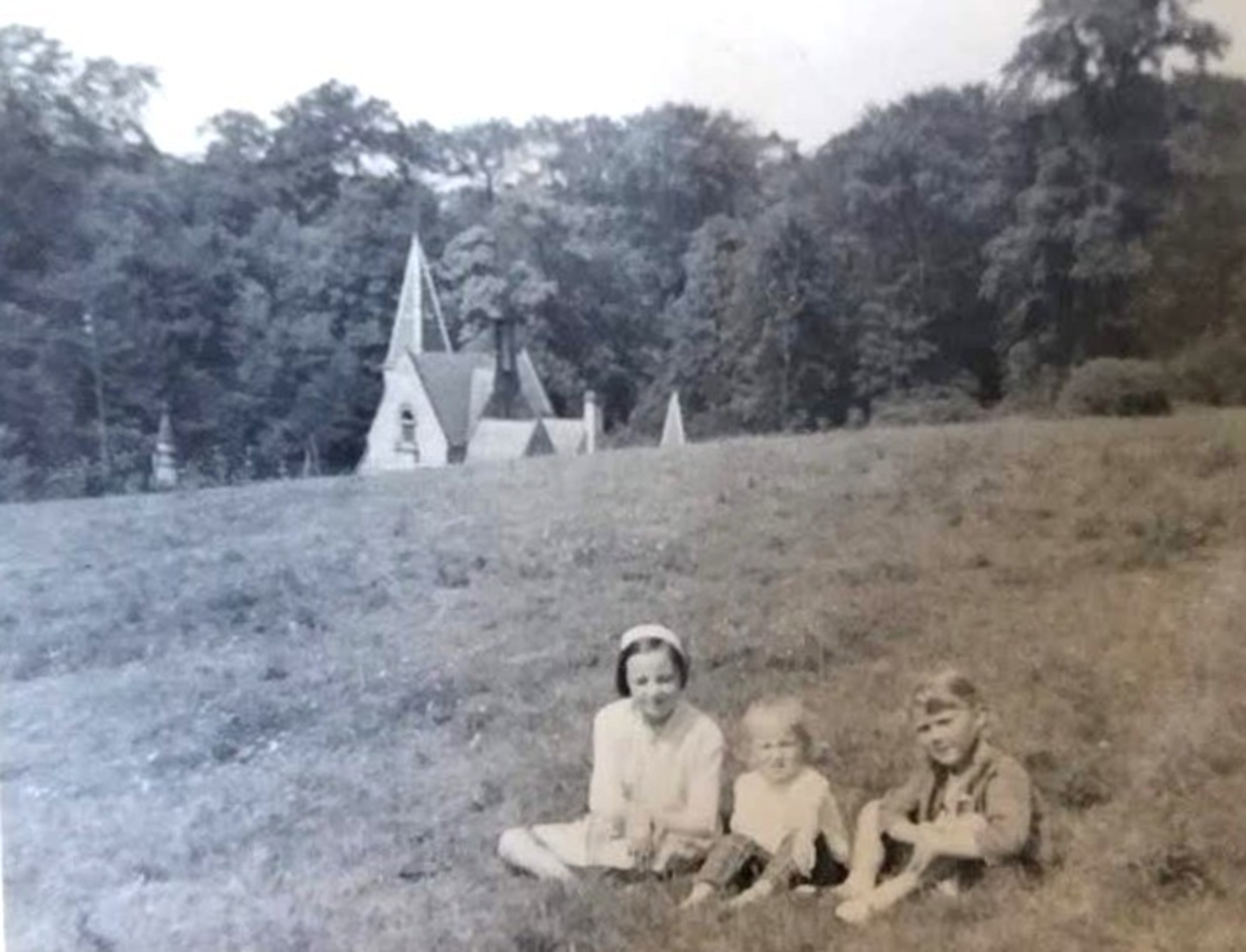 Coltness Mill Lodge House behind Ettrick Street, Wishaw, mid 1900's, Courtesy of Caroline Matthewman.